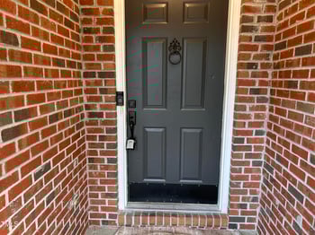7832 Shuttle Rd, Fayetteville, NC 28311