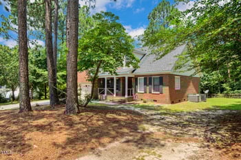 7832 Shuttle Rd, Fayetteville, NC 28311