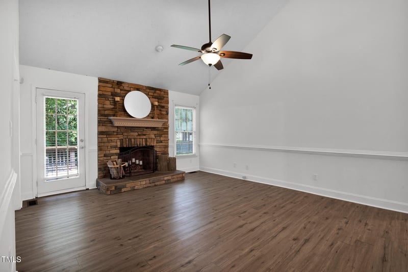 7832 Shuttle Rd, Fayetteville, NC 28311
