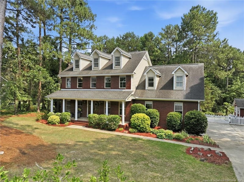 7833 Shuttle Rd, Fayetteville, NC 28311