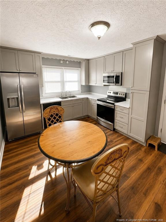 7841 Adrian Dr, Fayetteville, NC 28314