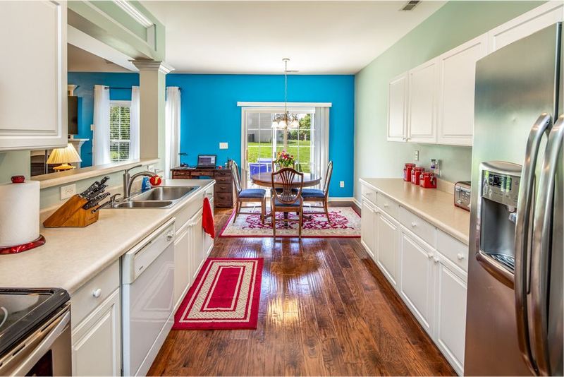 7842 Braefield Dr, Raleigh, NC 27616
