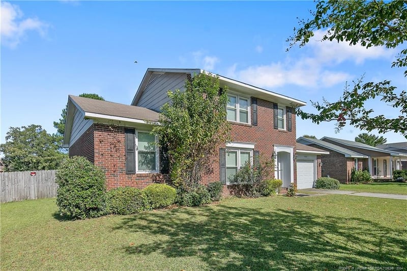 7853 Adrian Dr, Fayetteville, NC 28314