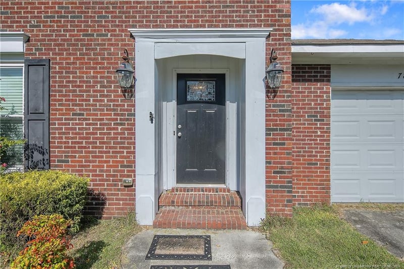7853 Adrian Dr, Fayetteville, NC 28314
