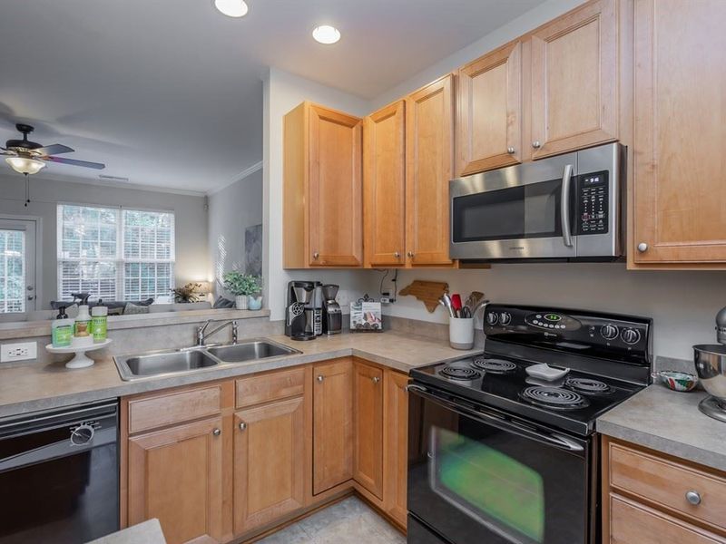 7855 Silverthread Ln, Raleigh, NC 27617