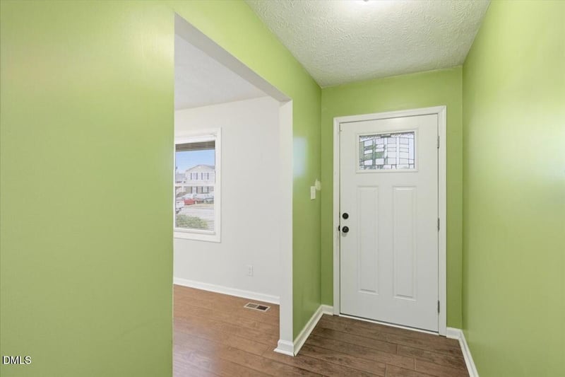 7870 Adrian Dr, Fayetteville, NC 28314