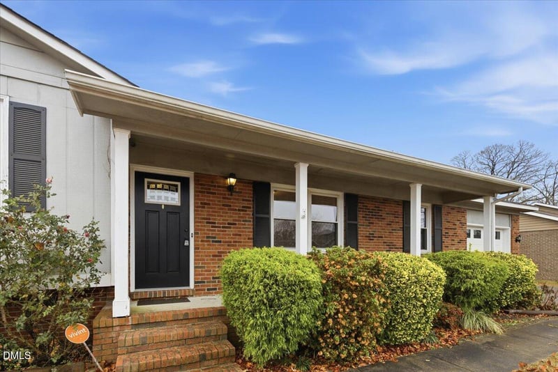 7870 Adrian Dr, Fayetteville, NC 28314