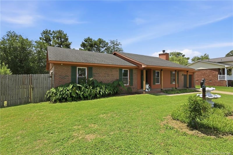 7878 Adrian Dr, Fayetteville, NC 28314