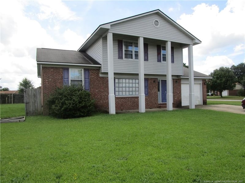 7898 Rivendale Dr, Fayetteville, NC 28314