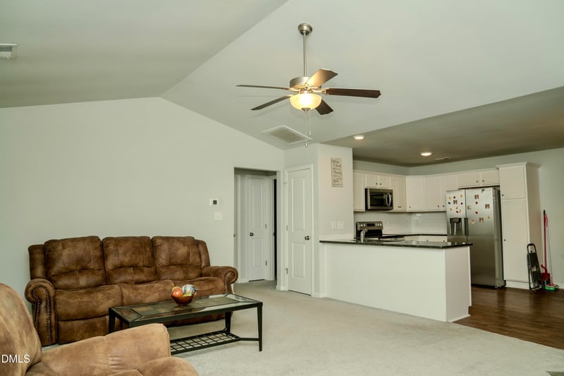 79 Beaver Tavern Dr, Benson, NC 27504