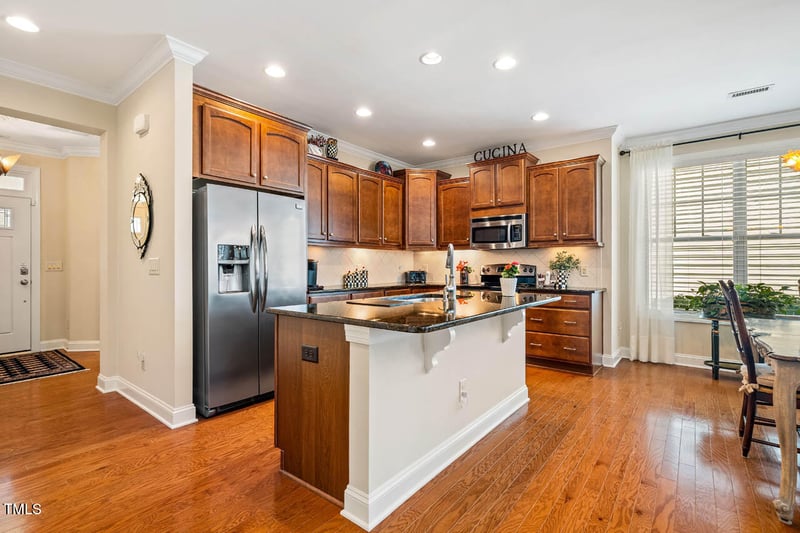 79 Heatherwood Dr, Chapel Hill, NC 27516