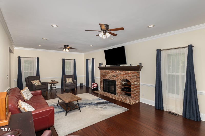 7901 Farnham Ct, Raleigh, NC 27615
