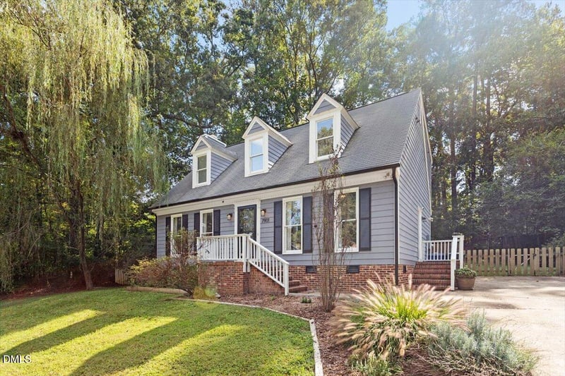7901 Featherstone Dr, Raleigh, NC 27615