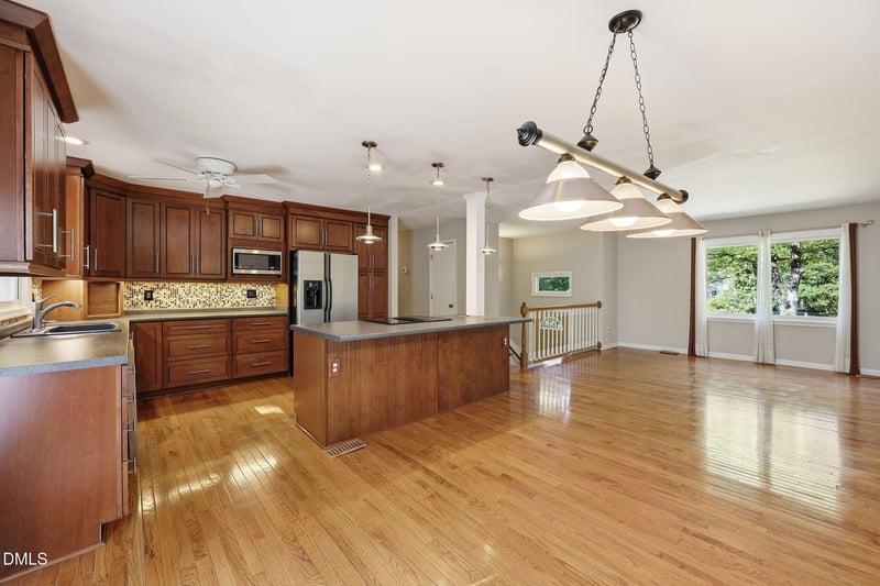 7904 Whitley Dr, Raleigh, NC 27613