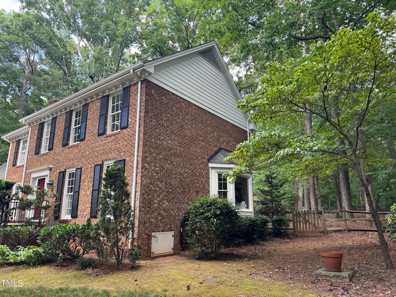 7905 Breda Ct, Raleigh, NC 27606