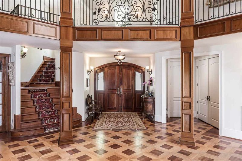 7905 Emery Gayle Ln, Cary, NC 27519