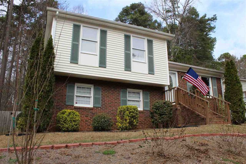 7909 Foxwood Dr, Raleigh, NC 27615