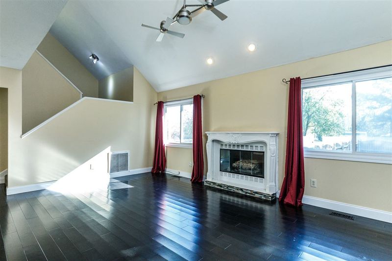 7913 Smith Rd, Apex, NC 27502
