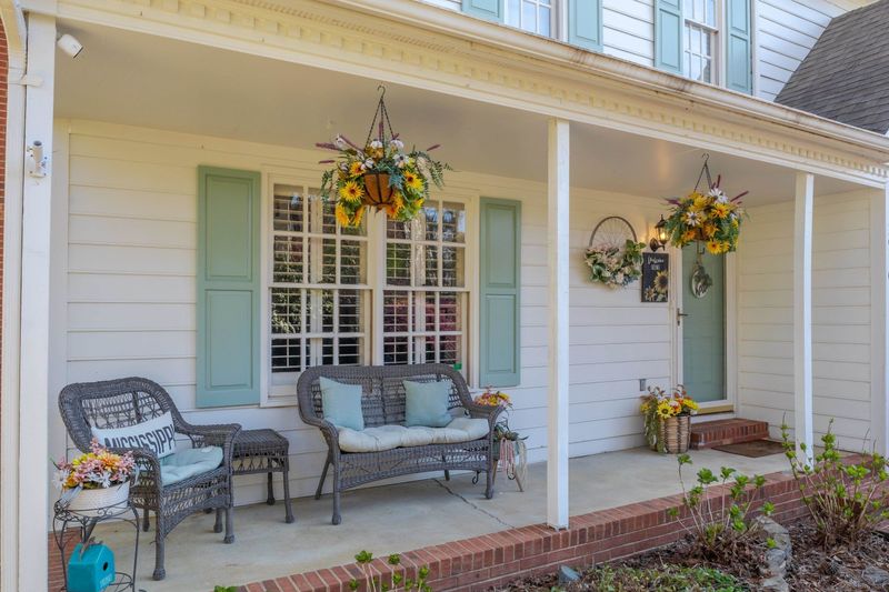 7916 Featherstone Dr, Raleigh, NC 27615