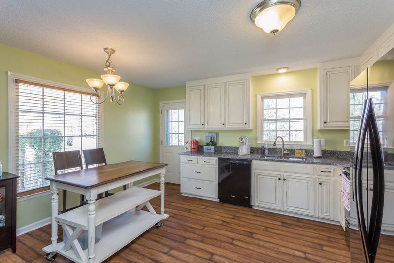 7916 Flanagan Pl, Raleigh, NC 27612