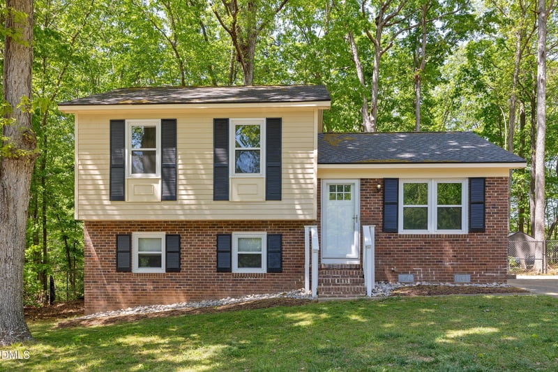 7921 Castlelake Ct, Raleigh, NC 27615