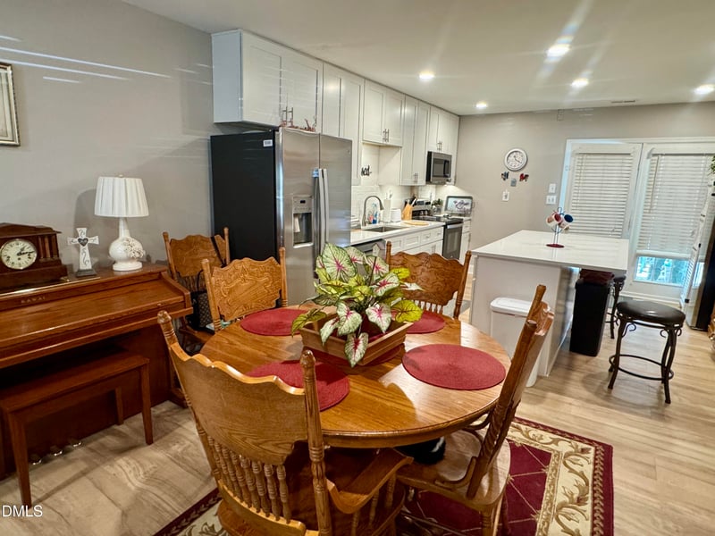 7925 Brown Bark Pl, Raleigh, NC 27615