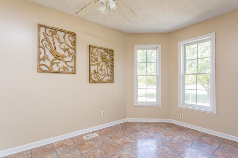 796 Old Eason Rd, Zebulon, NC 27597