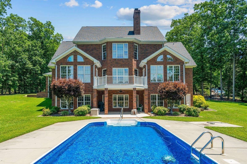 7975 Villanow Dr, Sanford, NC 27332