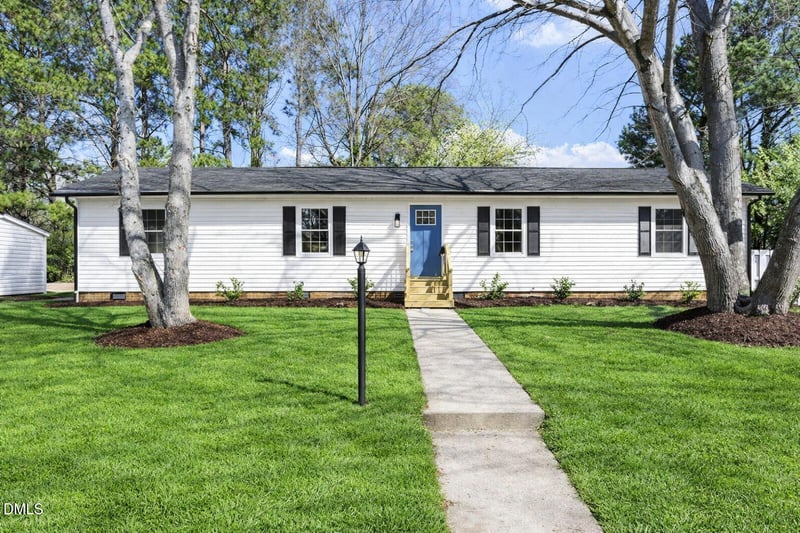 8 Bair Cir, Durham, NC 27704