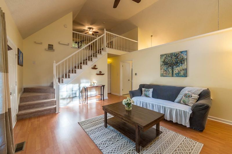 8 Banneret Pl, Durham, NC 27713
