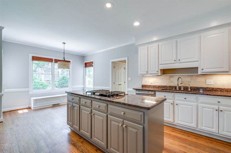 8 Bermouth Ct, Durham, NC 27705