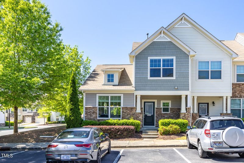 8 Bitter Root Dr, Durham, NC 27705