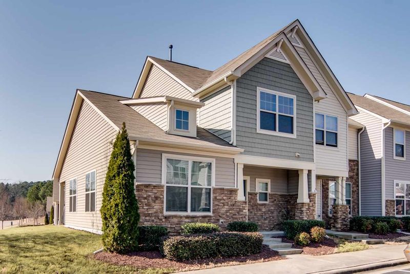 8 Bitterroot Dr, Durham, NC 27705