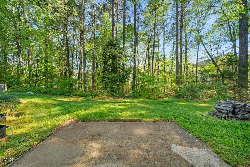 8 Bluebell Ct, Durham, NC 27713