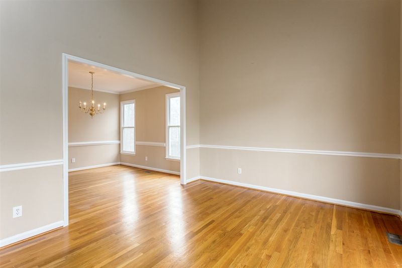 8 Bluffside Ct, Durham, NC 27712