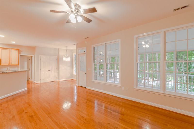 8 Bob Wilkes Ct, Durham, NC 27703