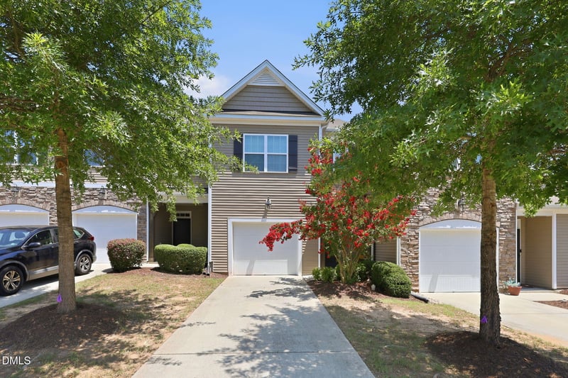 8 Bogie Ct, Durham, NC 27705