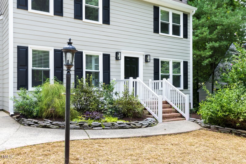 8 Briarfield Ct, Durham, NC 27713