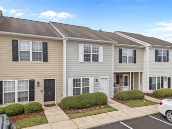 8 Cheltenham Dr, Clayton, NC 27520