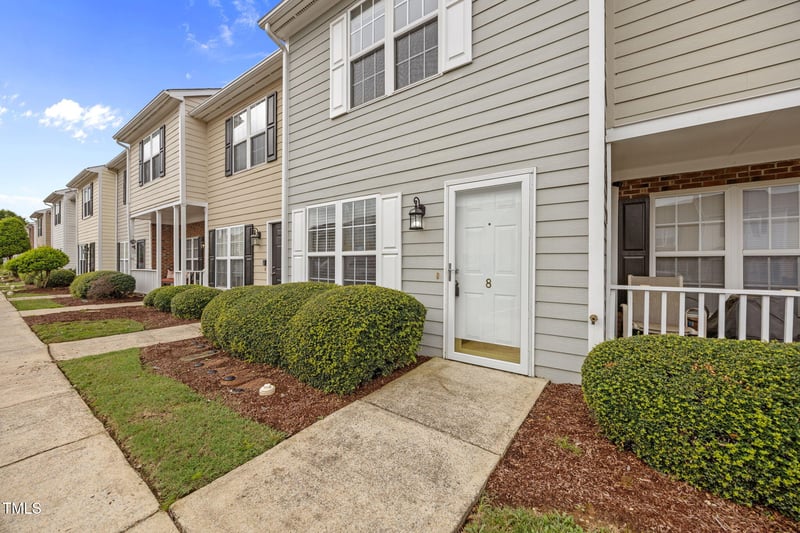 8 Cheltenham Dr, Clayton, NC 27520