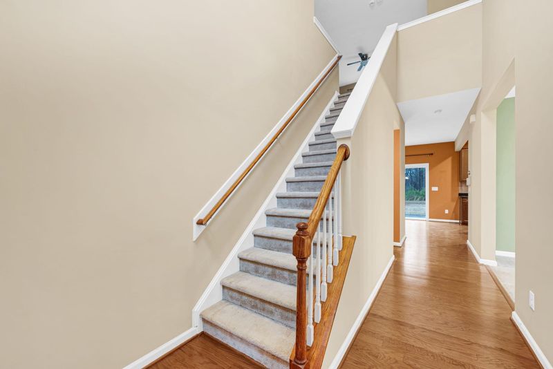 8 Crestmont Ct, Durham, NC 27703