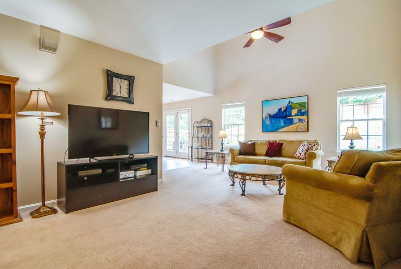 8 Crimson Clover Ct, Durham, NC 27704