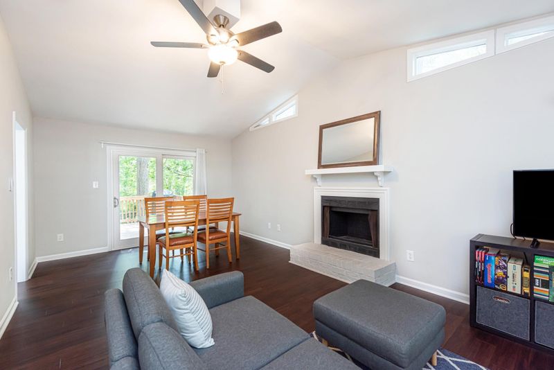 8 Drakesway Ct, Durham, NC 27713