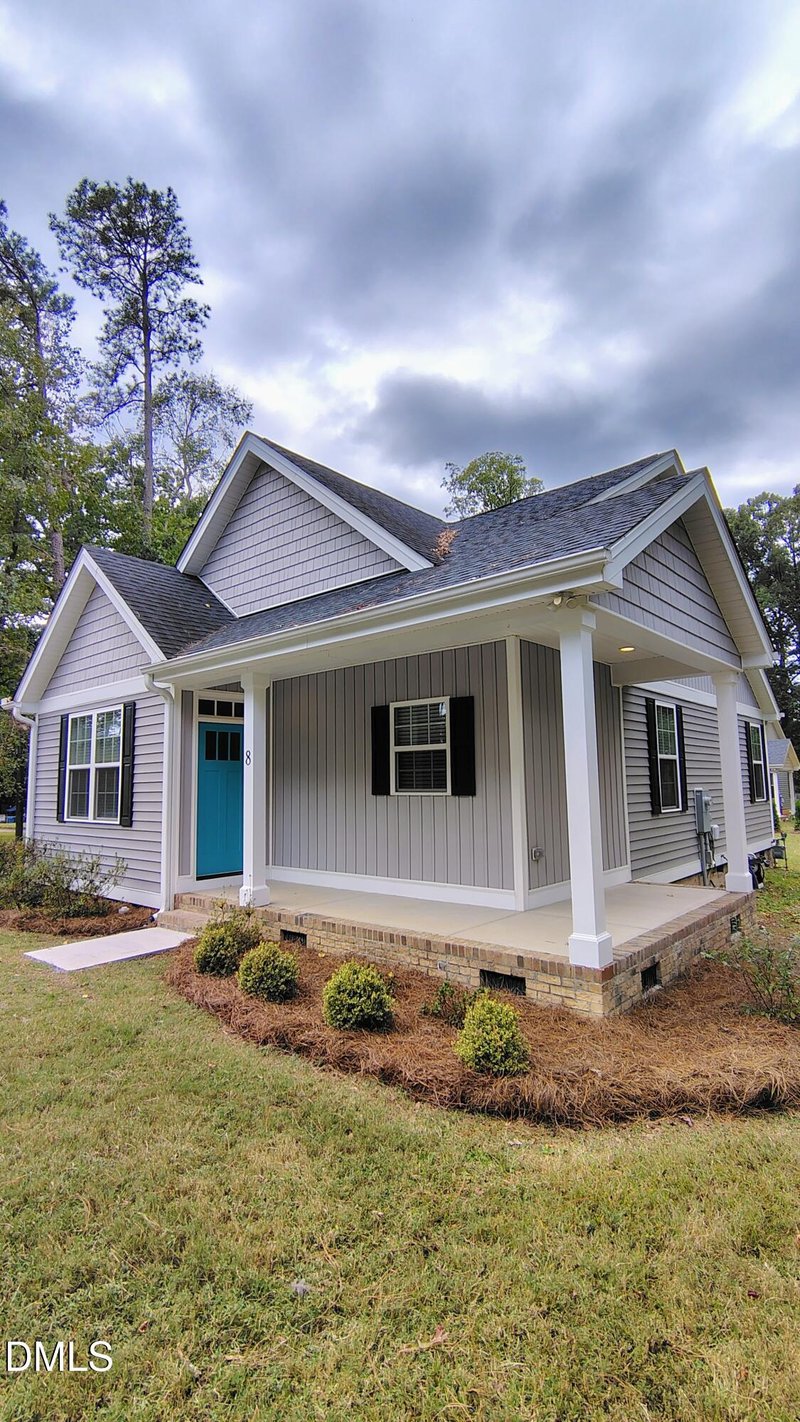 8 Elaine Cir, Durham, NC 27703