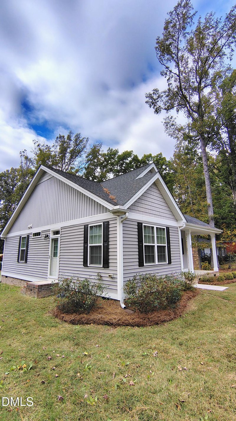 8 Elaine Cir, Durham, NC 27703