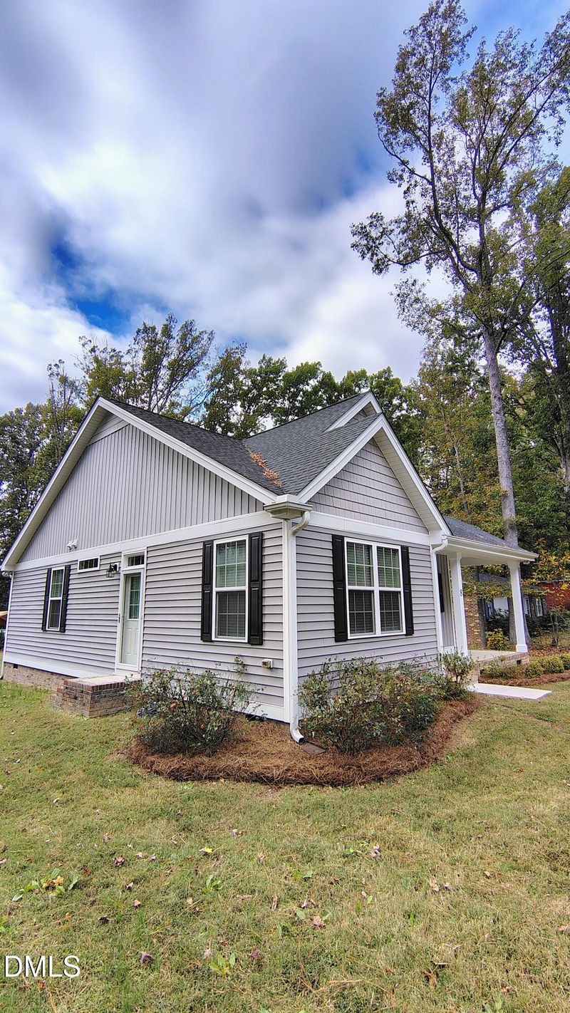 8 Elaine Cir, Durham, NC 27703