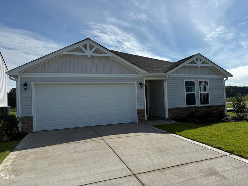8 Emily Gardens Dr, Selma, NC 27576
