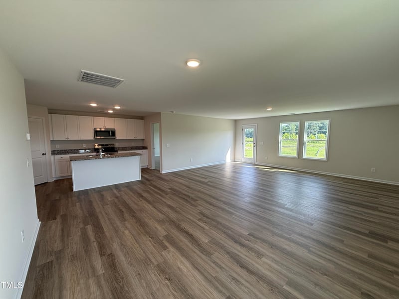8 Emily Gardens Dr, Selma, NC 27576