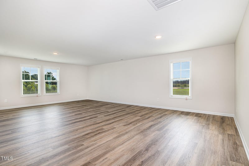 8 Emily Gardens Dr, Selma, NC 27576