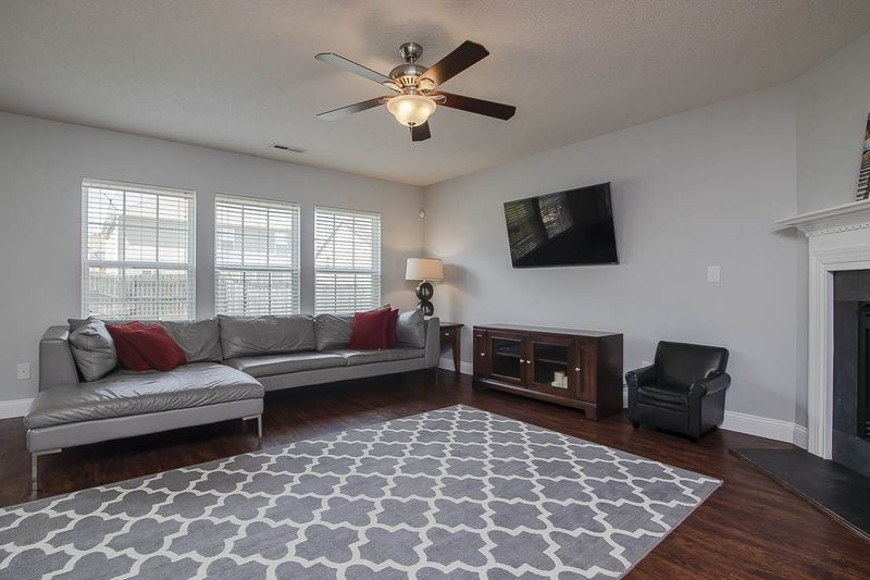 8 Fielding Ct, Durham, NC 27703